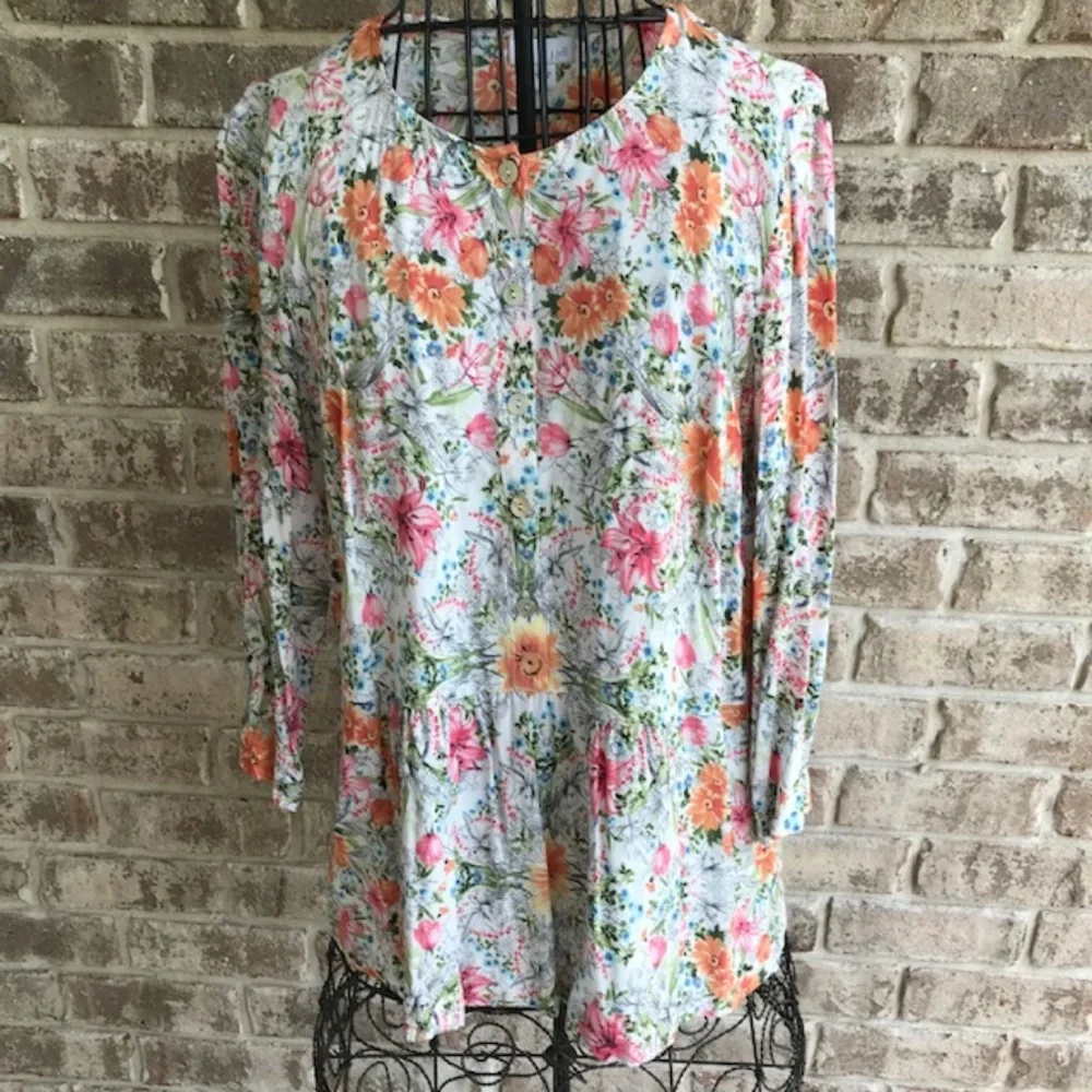J Jill Floral Blouse Full front button 3/4 Sleeves - Picture 1 of 8